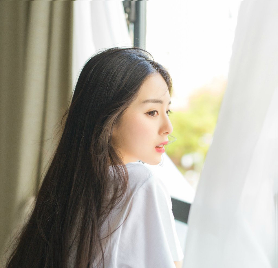 “明日一定要见到主公，将军中情况说于主公去听，再这么下去，不等吕布攻进来，军队自己就要先乱了。”心中下了决定，刘璝心神也松懈下来，一股浓浓的困意袭来，不知不觉，就坐在椅子上睡着，直到次日日上三竿的时候才醒来。